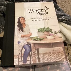 Magnolia Table Joanna Gaines Cookbook